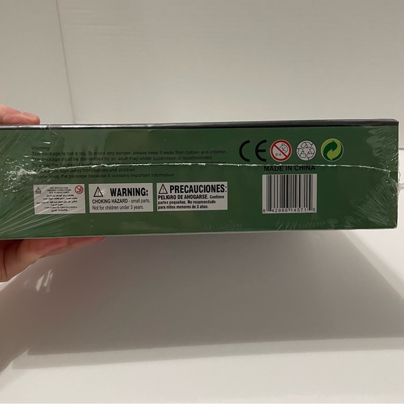 Jadelynn Brooke Jigsaw Puzzle - Picture 4 of 6